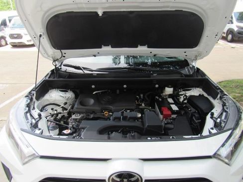 Used 2025 Toyota RAV4 XLE image 55