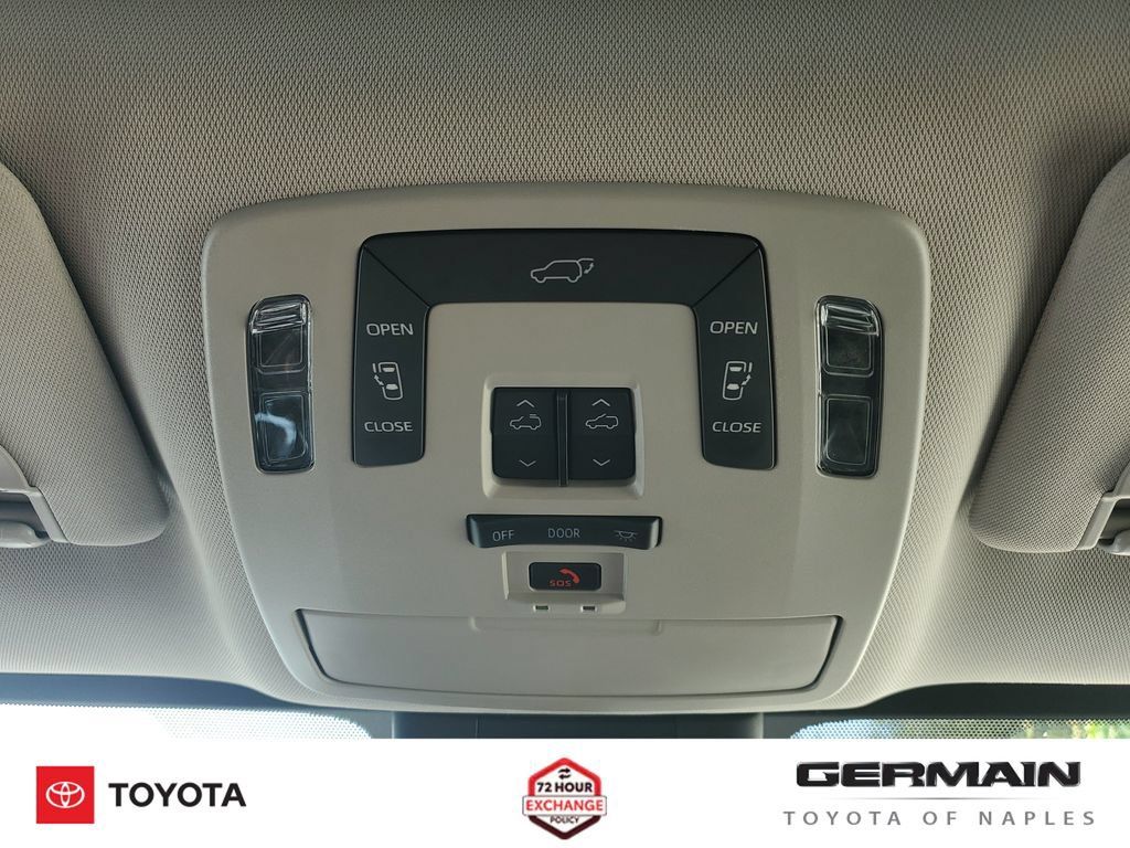 Certified 2025 Toyota Sienna XLE FWD image 35