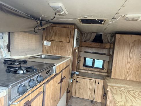 Used 2000 Ford F150 XLT 2dr Standard Cab LB RWD image 9