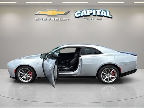 Used 2025 Dodge Charger Daytona Scat Pack w/ Track Pack AWD/4WD image 10