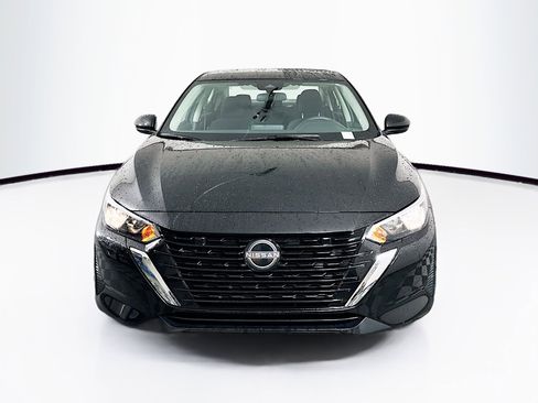 Used 2025 Nissan Sentra S image 2