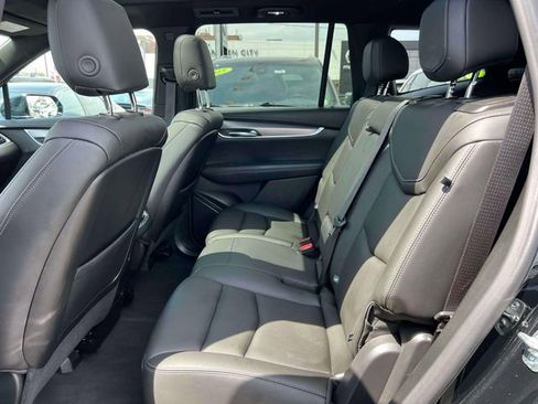 Used 2024 Cadillac XT6 Luxury AWD/4WD image 13