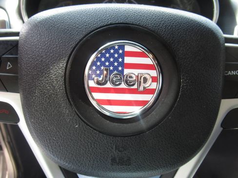 Used 2015 Jeep Grand Cherokee Altitude AWD/4WD image 24