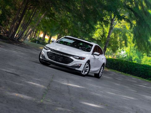 Used 2022 Chevrolet Malibu LT w/ Leather Package FWD image 22