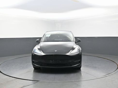 Used 2023 Tesla Model Y Long Range image 4