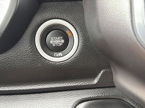 Used 2022 RAM 1500 Big Horn AWD/4WD image 12