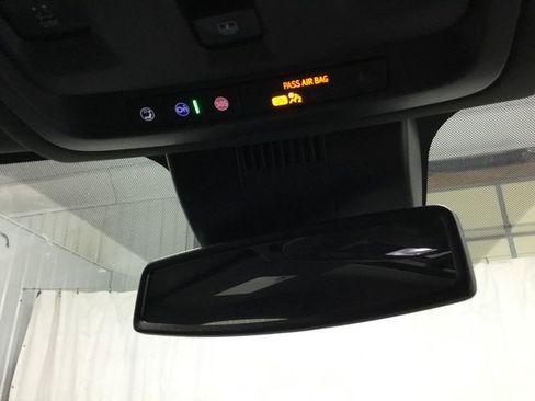 Used 2025 Chevrolet Tahoe Z71 w/ Comfort Package image 32