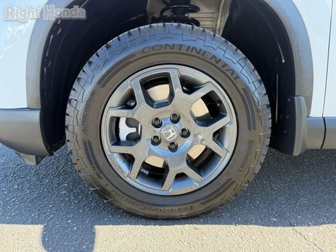 Used 2025 Honda Pilot TrailSport image 12