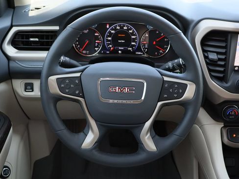 Certified 2023 GMC Acadia Denali w/ Denali Ultimate Package FWD image 13