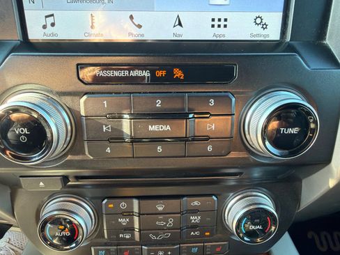 Used 2017 Ford F150 King Ranch w/ Equipment Group 601A Luxury AWD/4WD image 29