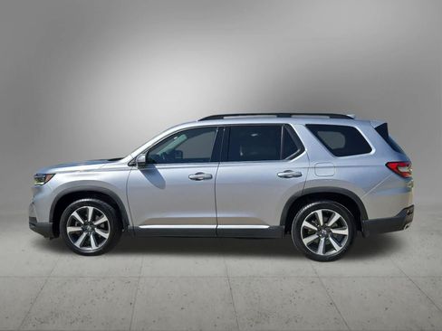 Used 2023 Honda Pilot Touring image 3