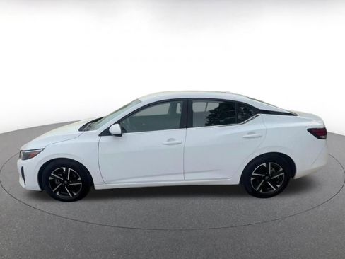 Used 2024 Nissan Sentra SV image 9