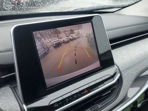 Used 2022 Jeep Compass Latitude image 16