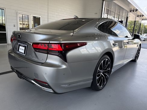 Used 2023 Lexus LS 500h AWD w/ Luxury Package image 13