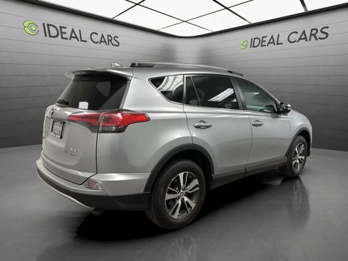Used 2016 Toyota RAV4 XLE AWD/4WD image 5