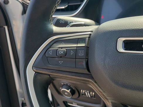 Certified 2022 Jeep Grand Cherokee Limited AWD/4WD image 25