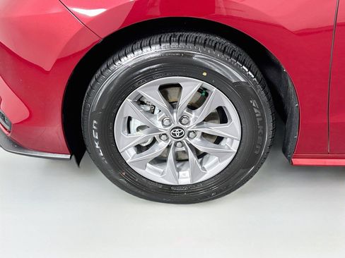 Certified 2026 Toyota Sienna XLE FWD image 47