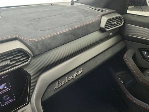 Used 2023 Lamborghini Urus Performante AWD/4WD image 50