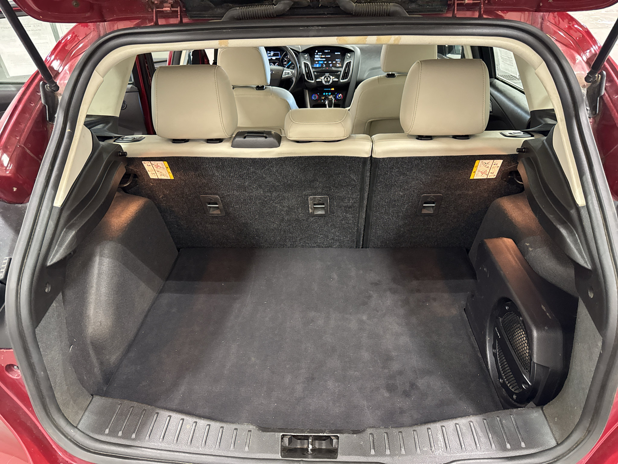 Used 2016 Ford Focus Titanium FWD image 26