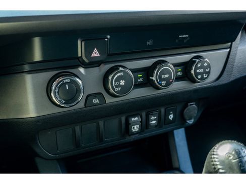 Used 2019 Toyota Tacoma TRD Off-Road AWD/4WD image 24