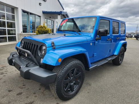 Used 2014 Jeep Wrangler Unlimited Sahara AWD/4WD image 5