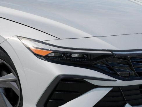New 2026 Hyundai Elantra SEL Sport FWD image 9
