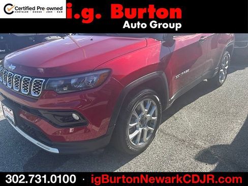 Used 2025 Jeep Compass Limited AWD/4WD image 1