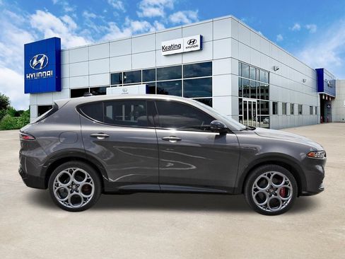 Used 2024 Alfa Romeo Tonale Veloce AWD/4WD image 4