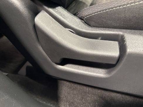 Used 2024 Nissan Pathfinder SV FWD image 32