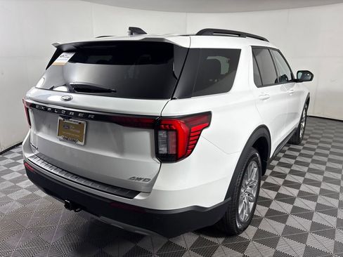 Certified 2025 Ford Explorer Active w/ Active Comfort Package image 7