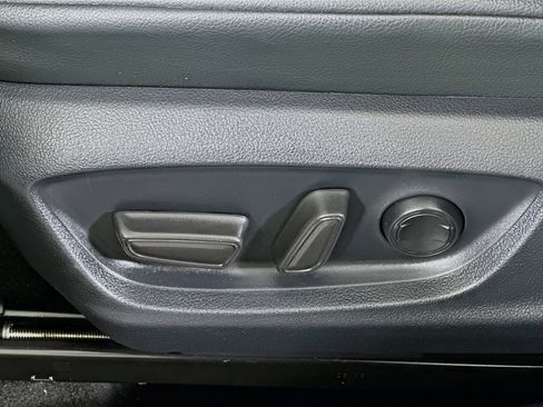 Used 2023 Toyota Camry SE image 13