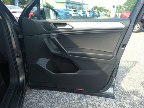 Certified 2022 Volkswagen Tiguan S FWD image 32