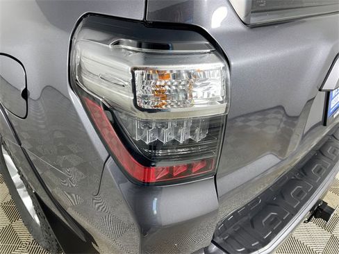 Used 2022 Toyota 4Runner SR5 Premium image 20