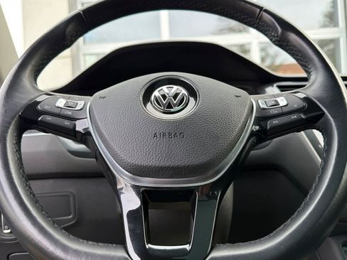 Used 2018 Volkswagen Tiguan SEL image 26