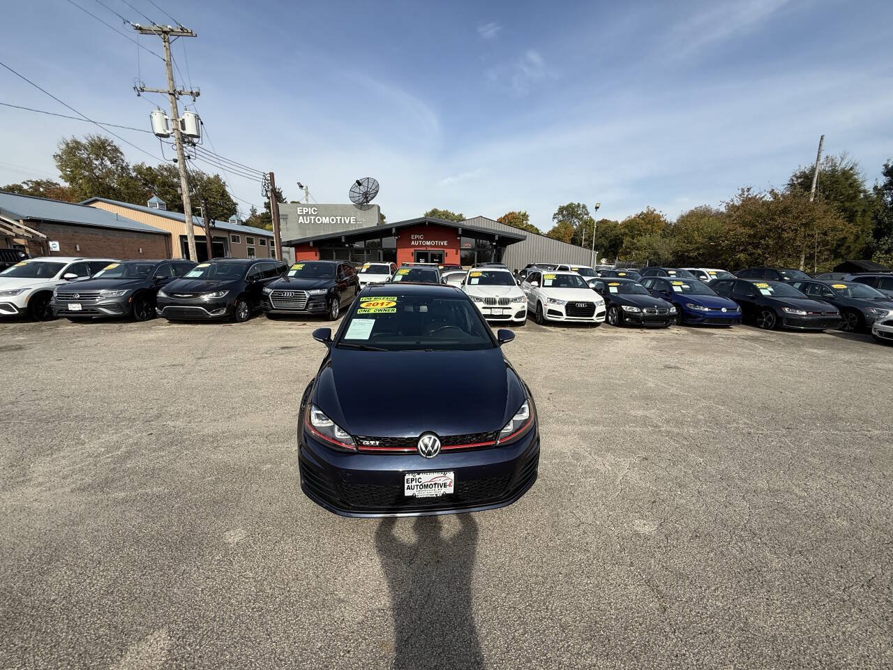 Used 2017 Volkswagen GTI SE FWD image 10