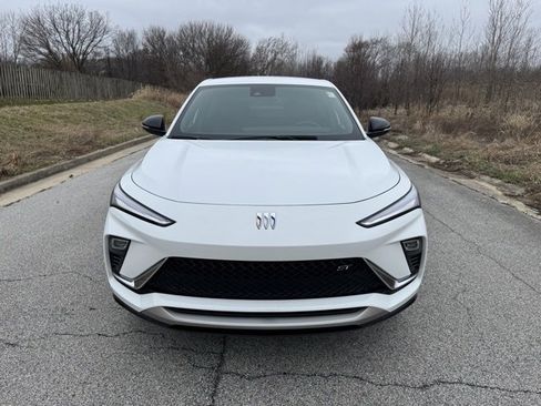 Used 2024 Buick Envista Sport Touring w/ Convenience I Package image 2