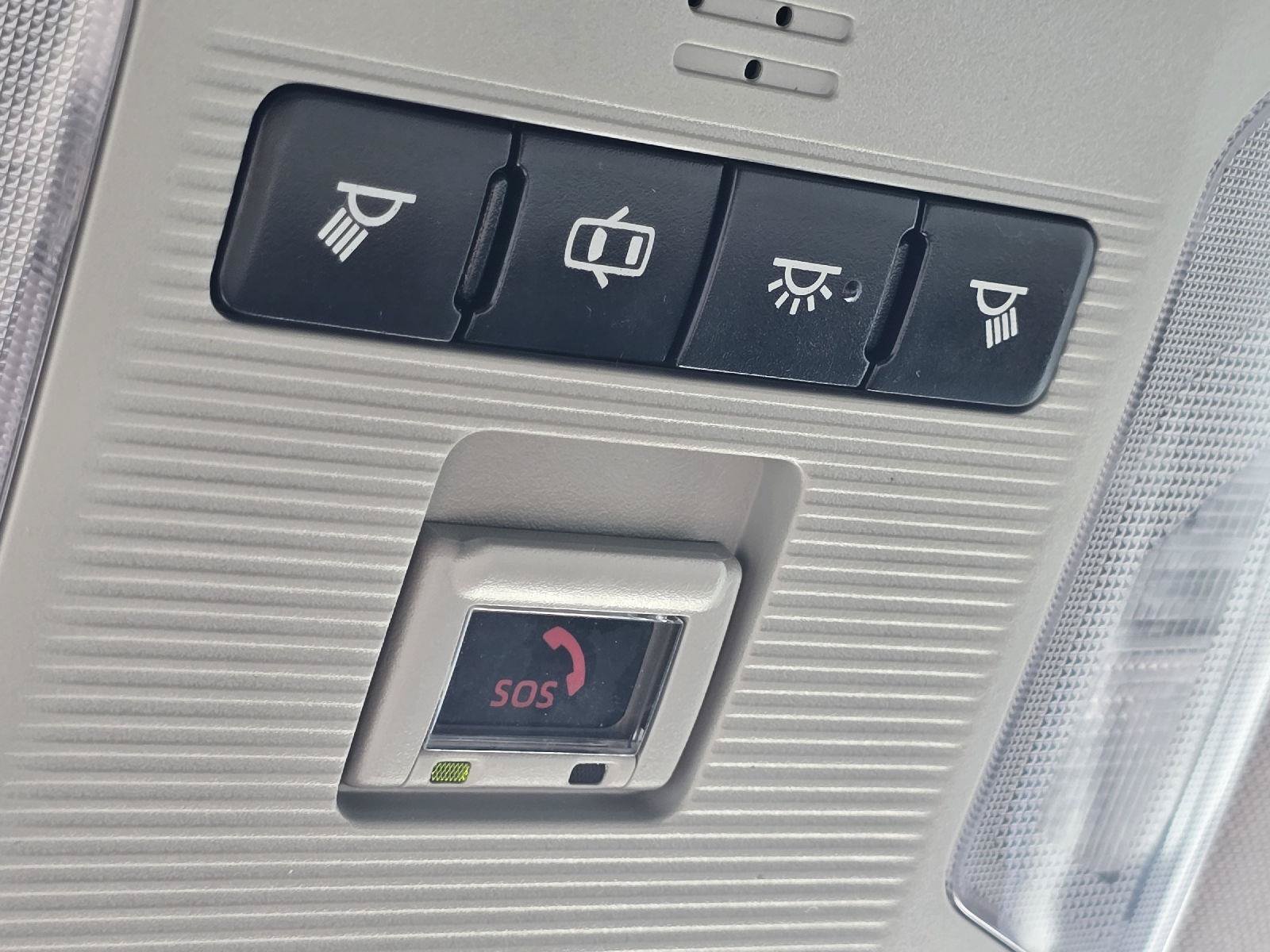 Used 2020 Toyota RAV4 XLE w/ All Weather Liner Package AWD/4WD image 33