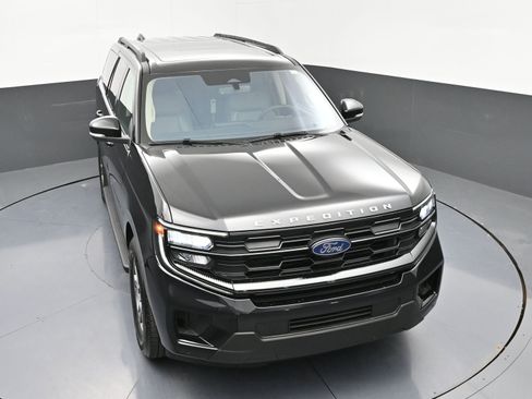 Used 2025 Ford Expedition Active image 43