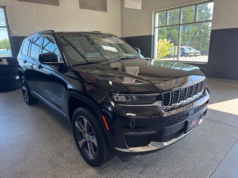 Used 2025 Jeep Grand Cherokee L Limited w/ Trailer Tow Package image 3