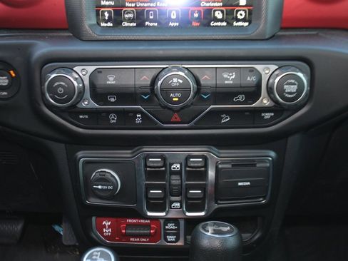 Used 2021 Jeep Wrangler Unlimited Rubicon image 25