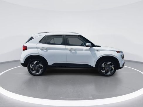 New 2026 Hyundai Venue SEL FWD image 9