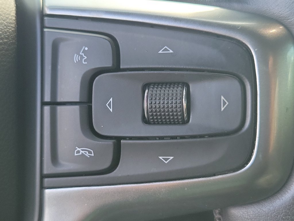 Used 2022 Chevrolet Silverado 1500 LT AWD/4WD image 32