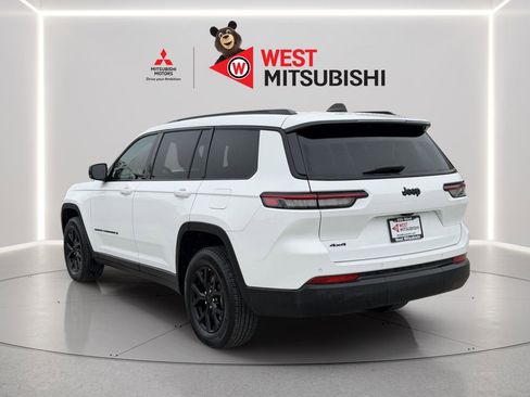 Used 2024 Jeep Grand Cherokee L Altitude image 2