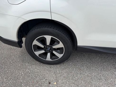Used 2017 Subaru Forester 2.5i AWD/4WD image 5