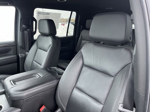 Used 2024 Chevrolet Suburban LT image 12