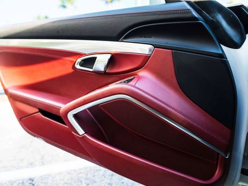 Used 2017 Porsche 718 Boxster RWD image 47