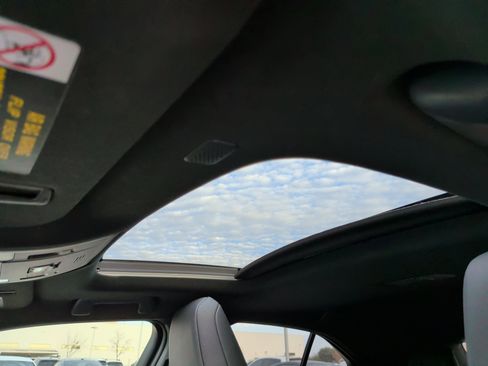 Used 2019 Lexus UX 200 image 28