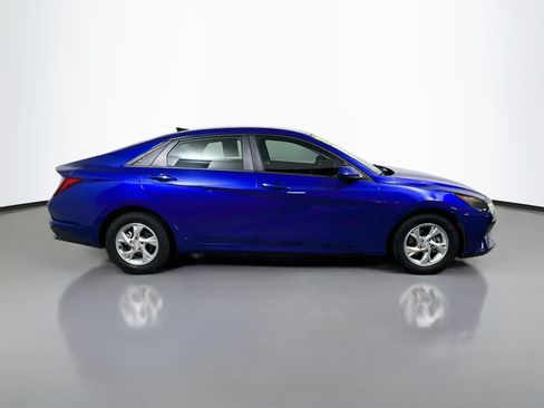 Used 2023 Hyundai Elantra SE FWD image 3