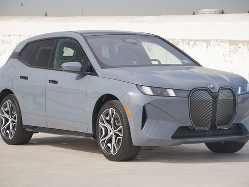 New 2026 BMW iX xDrive45 w/ Premium Package image 3