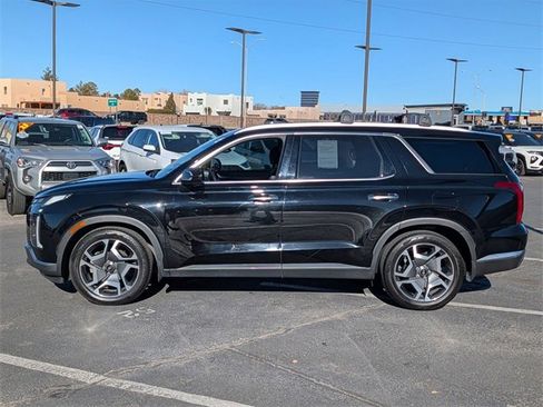 Used 2023 Hyundai Palisade Limited image 3